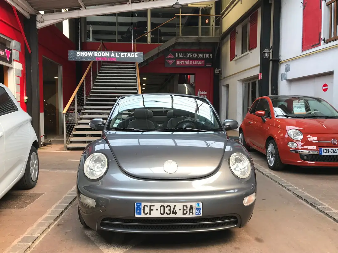  VOLKSWAGEN    NEW BEETLE