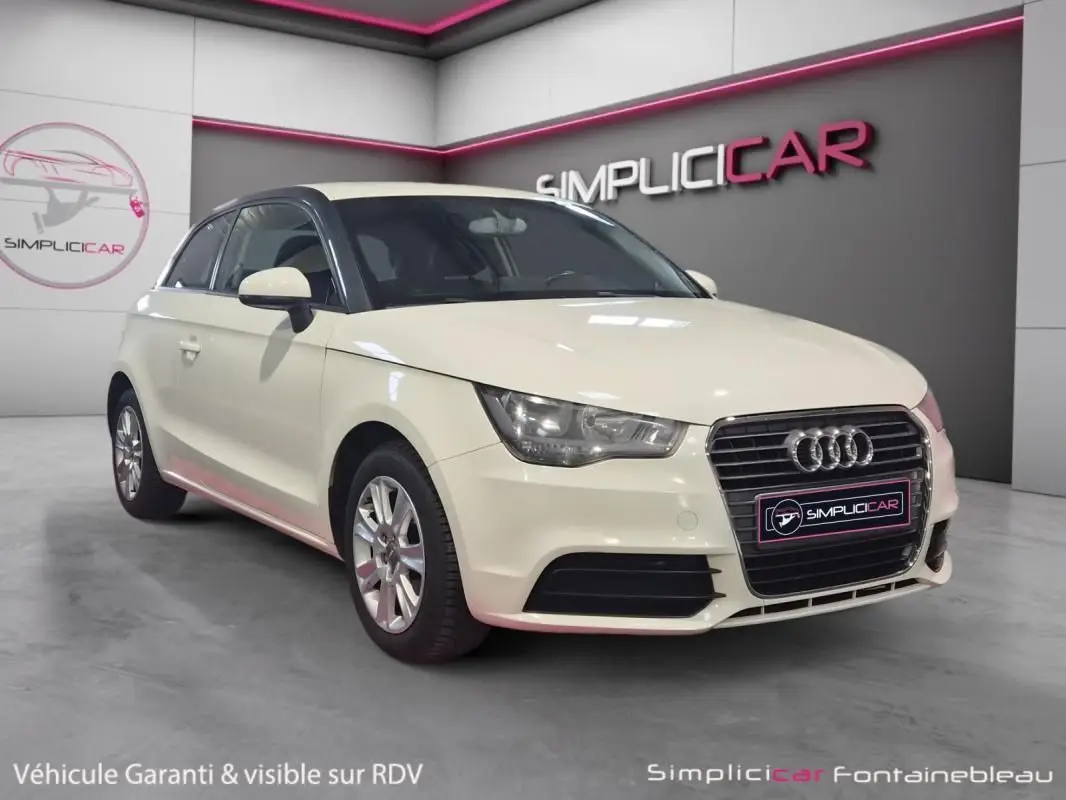 AUDI    A1