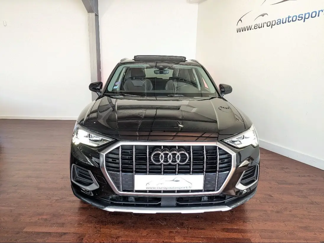 AUDI   Q3 II
