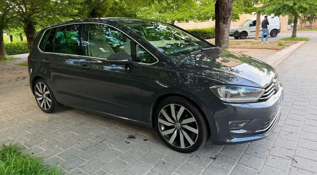 VOLKSWAGEN    GOLF SPORTSVAN