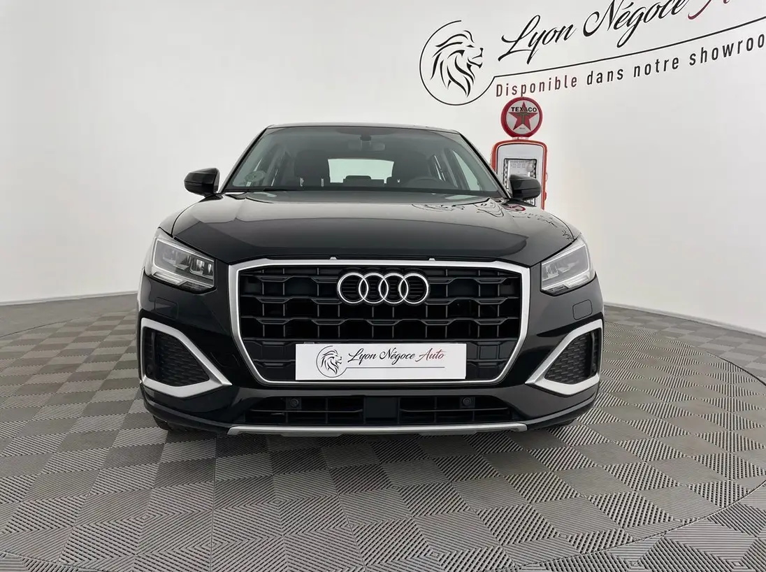 AUDI    Q2