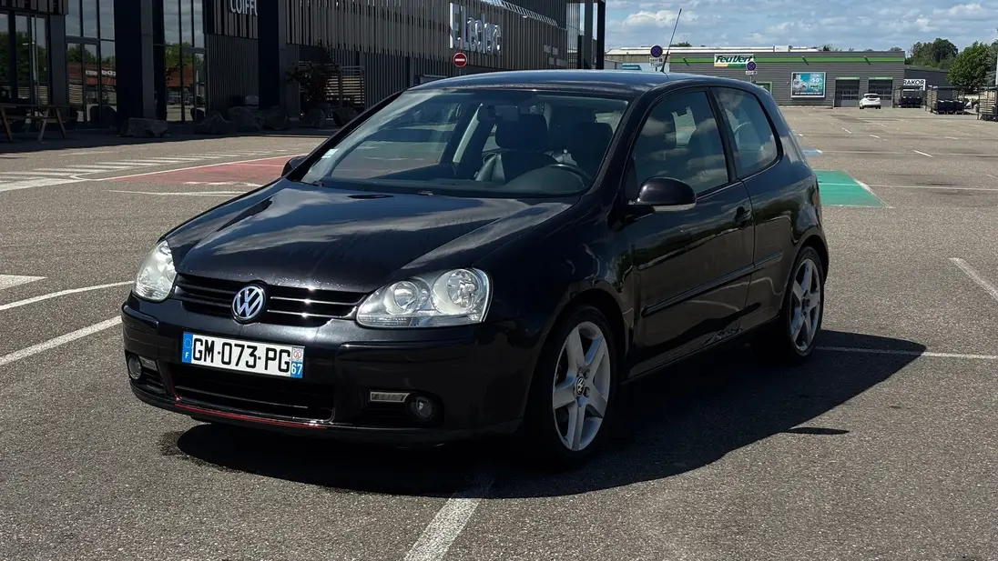VOLKSWAGEN  GOLF V
