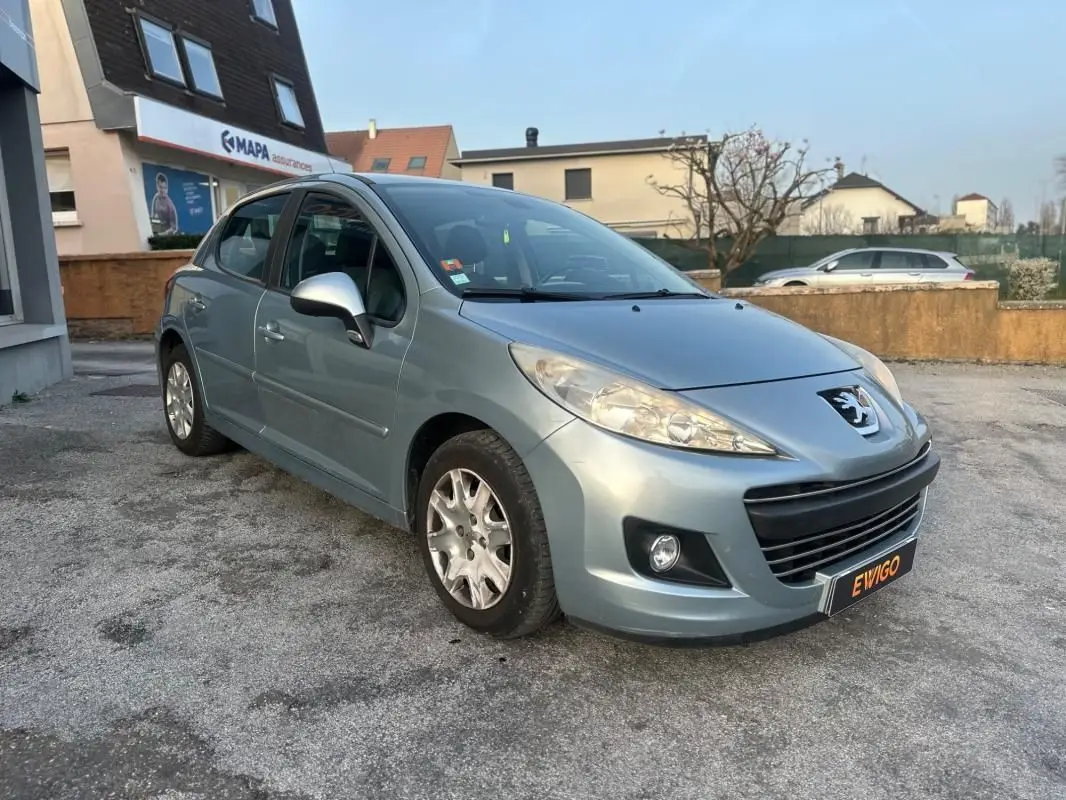 PEUGEOT    207