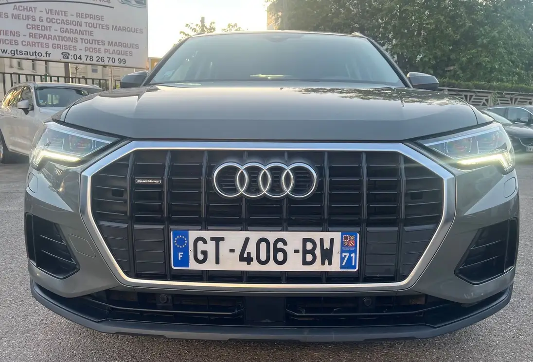 AUDI    Q3 II
