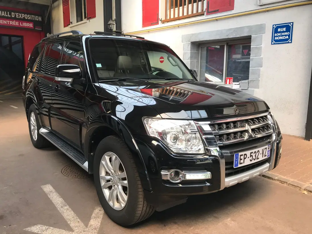 MITSUBISHI    PAJERO 