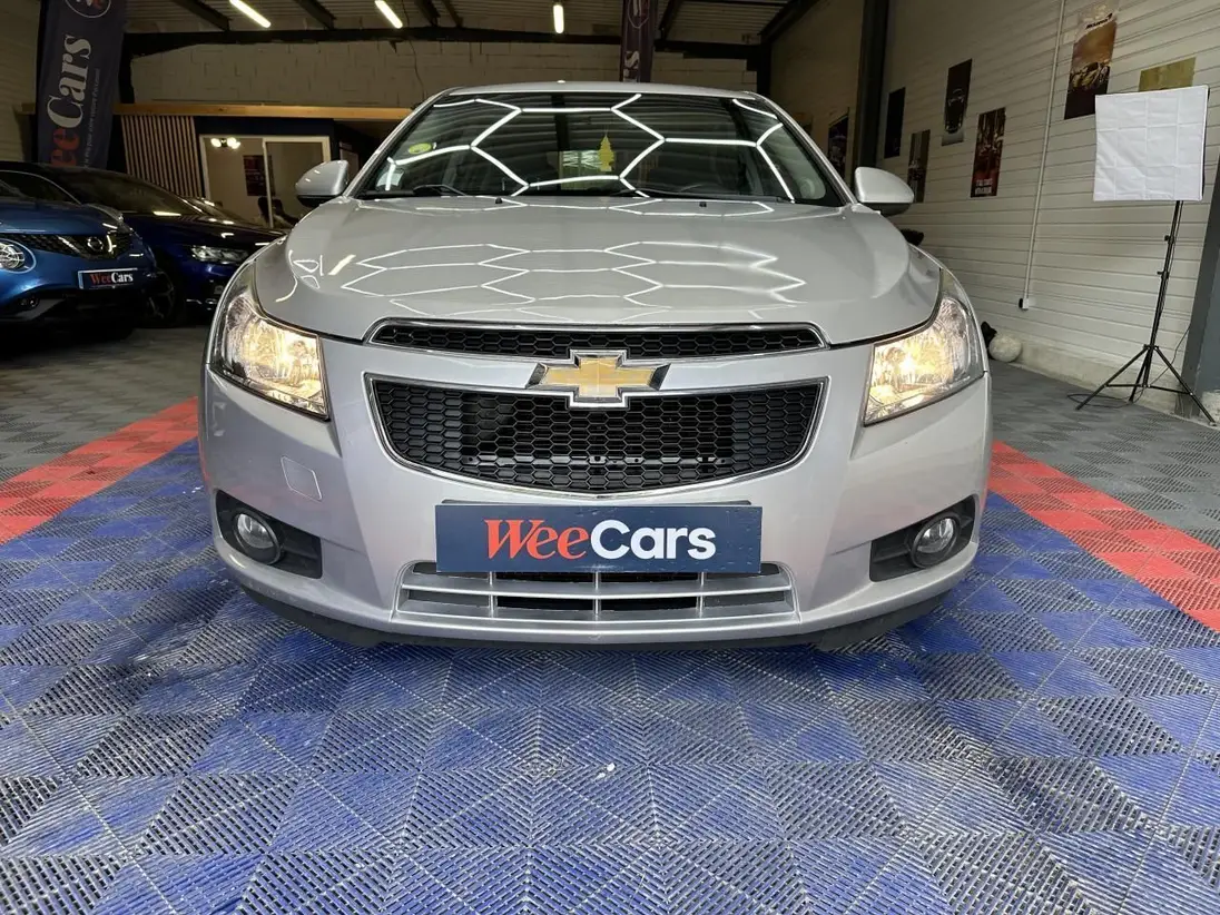CHEVROLET   CRUZE