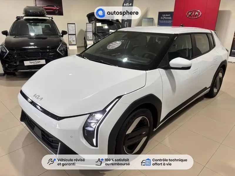 KIA  EV4