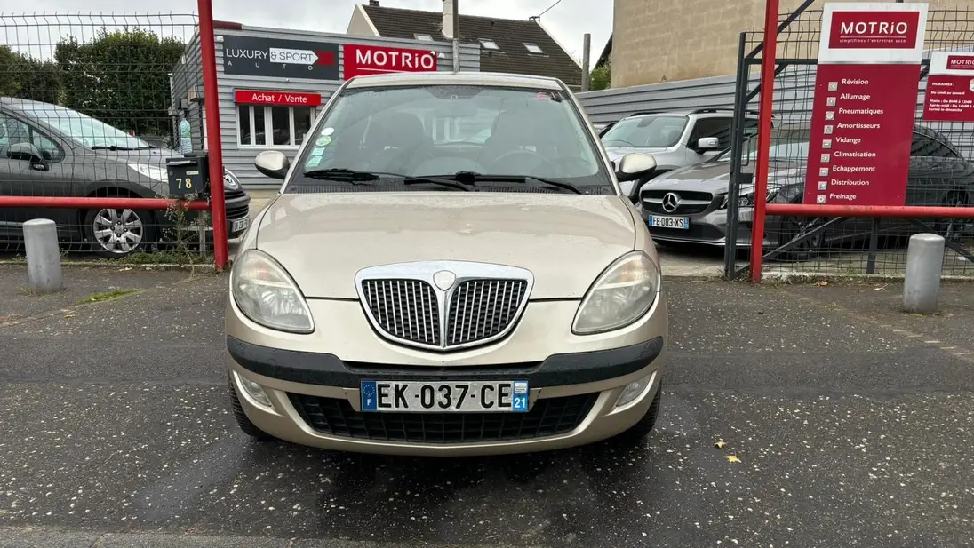 LANCIA    YPSILON II