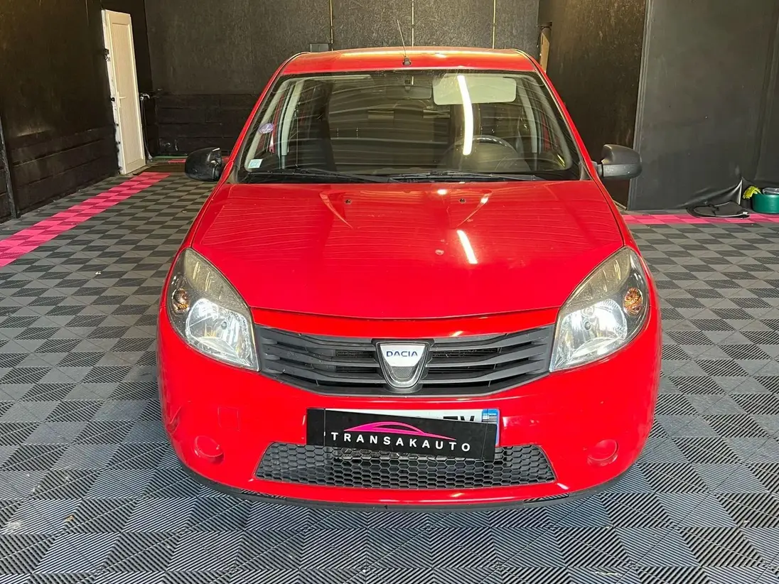 DACIA    SANDERO