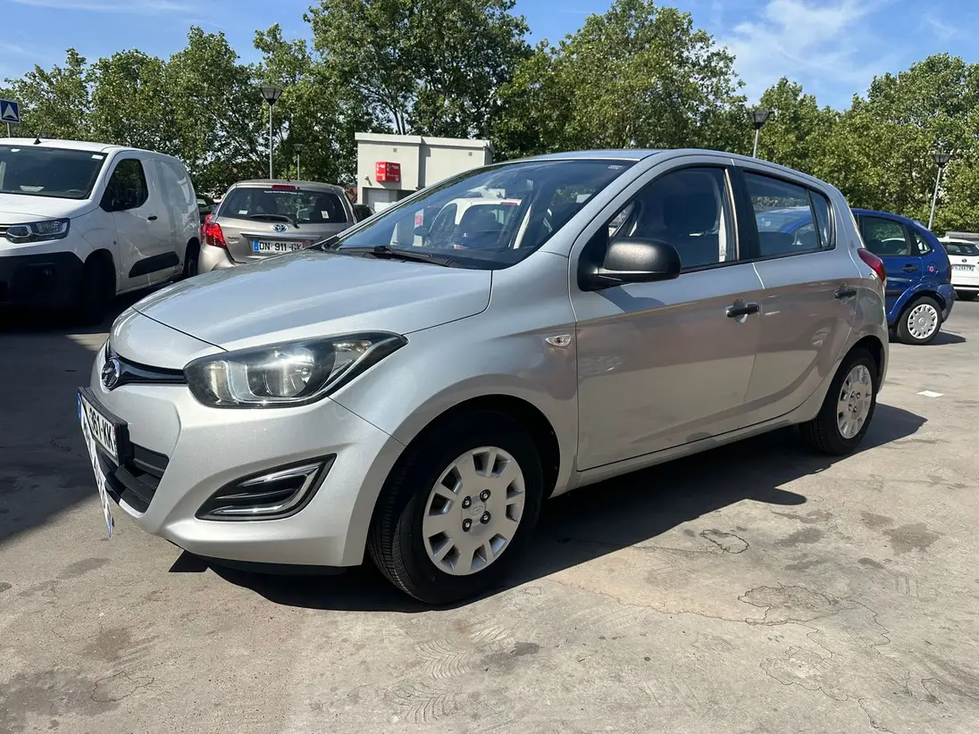 HYUNDAI  I20 II