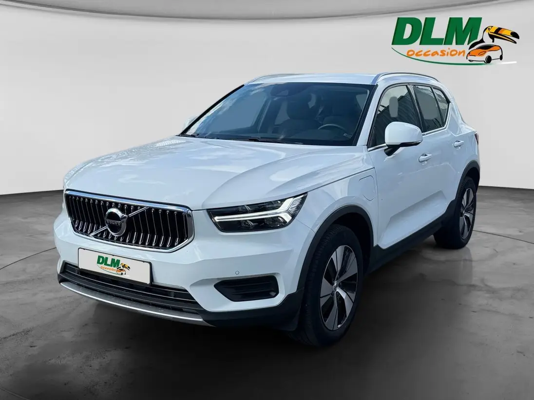 VOLVO  XC40