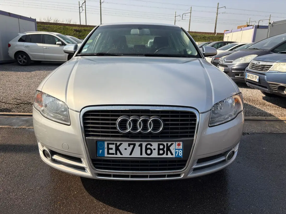 AUDI    A4 II