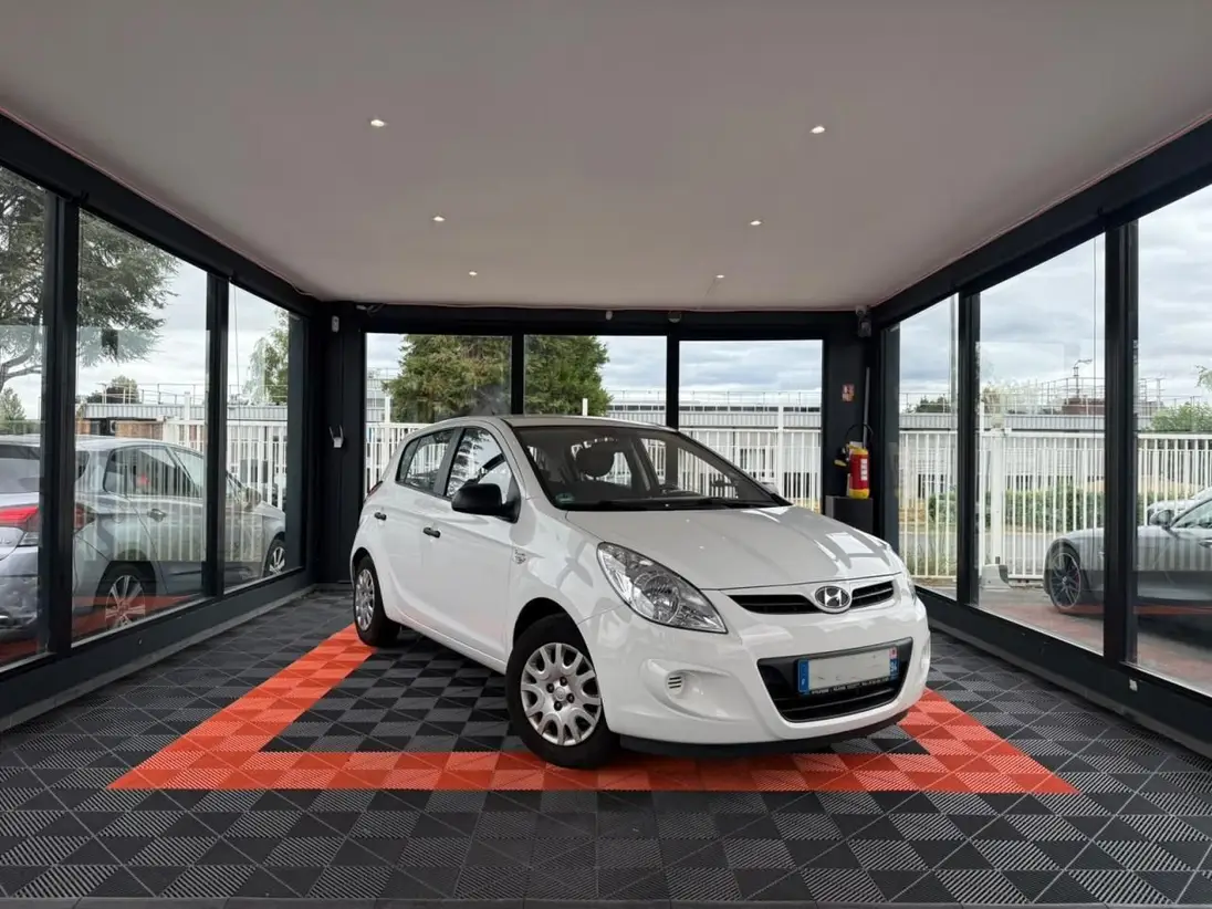 HYUNDAI     I20